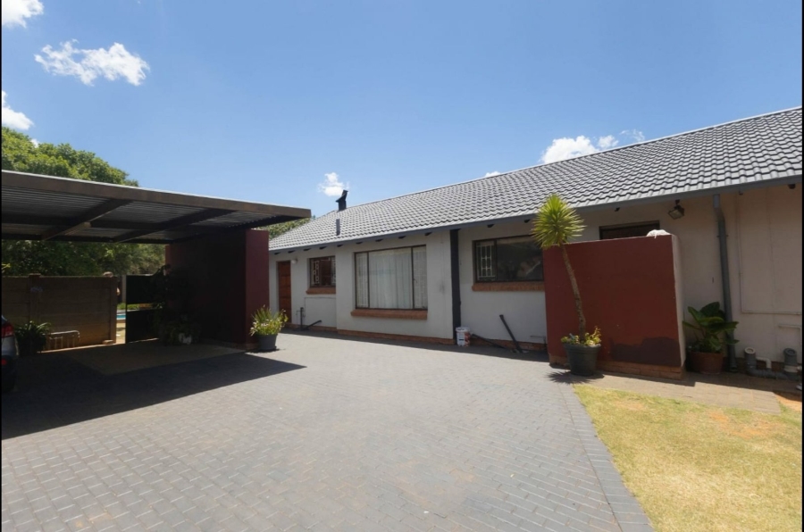 3 Bedroom Property for Sale in Pellissier Free State